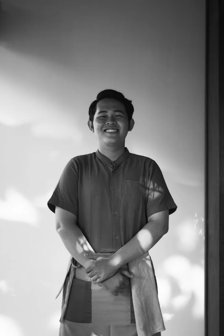 Maori, Waiter at Seed